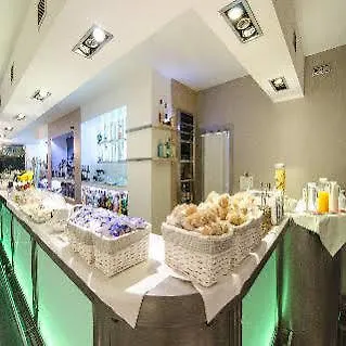 Centro Autocheckin Hotel 2*